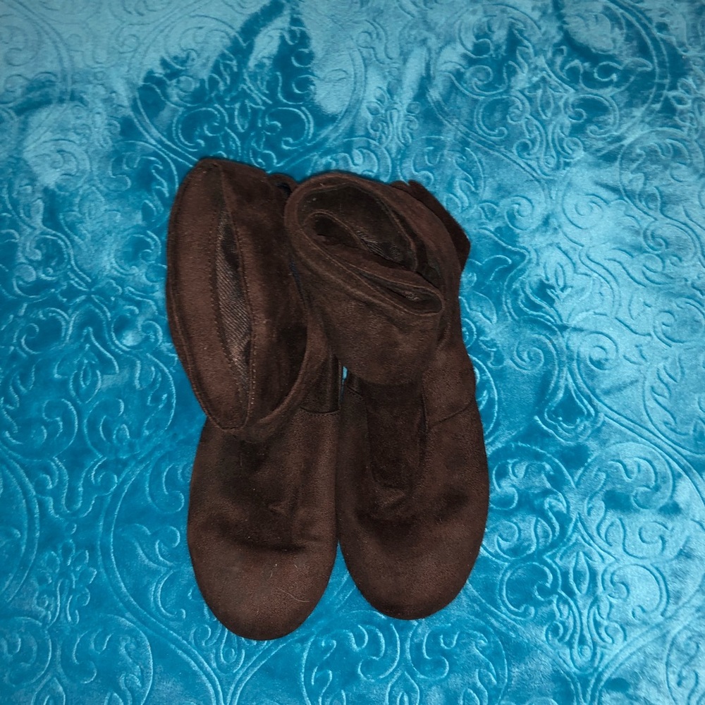 Brown short boots size 7